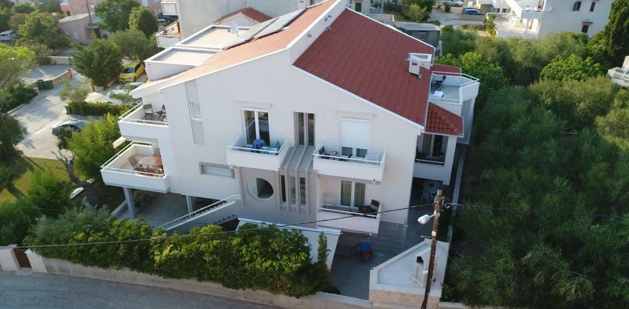 Rooms Villa Ropus Новаля Екстер'єр фото