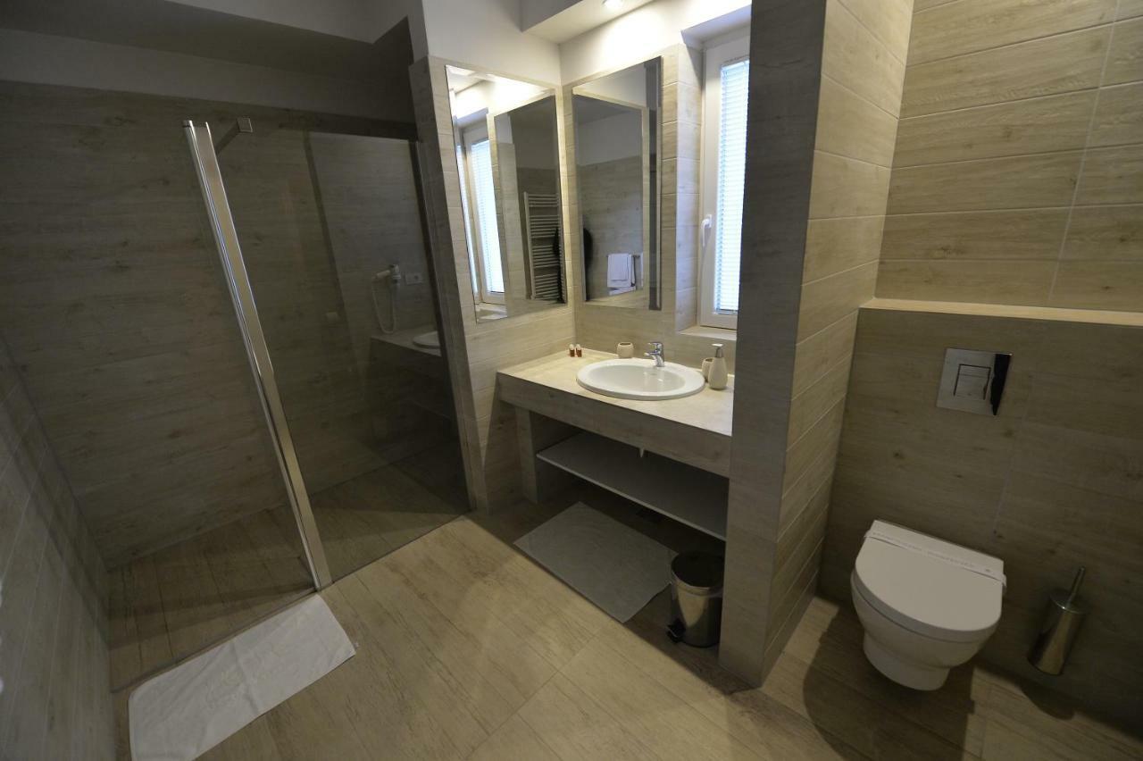 Rooms Villa Ropus Новаля Екстер'єр фото
